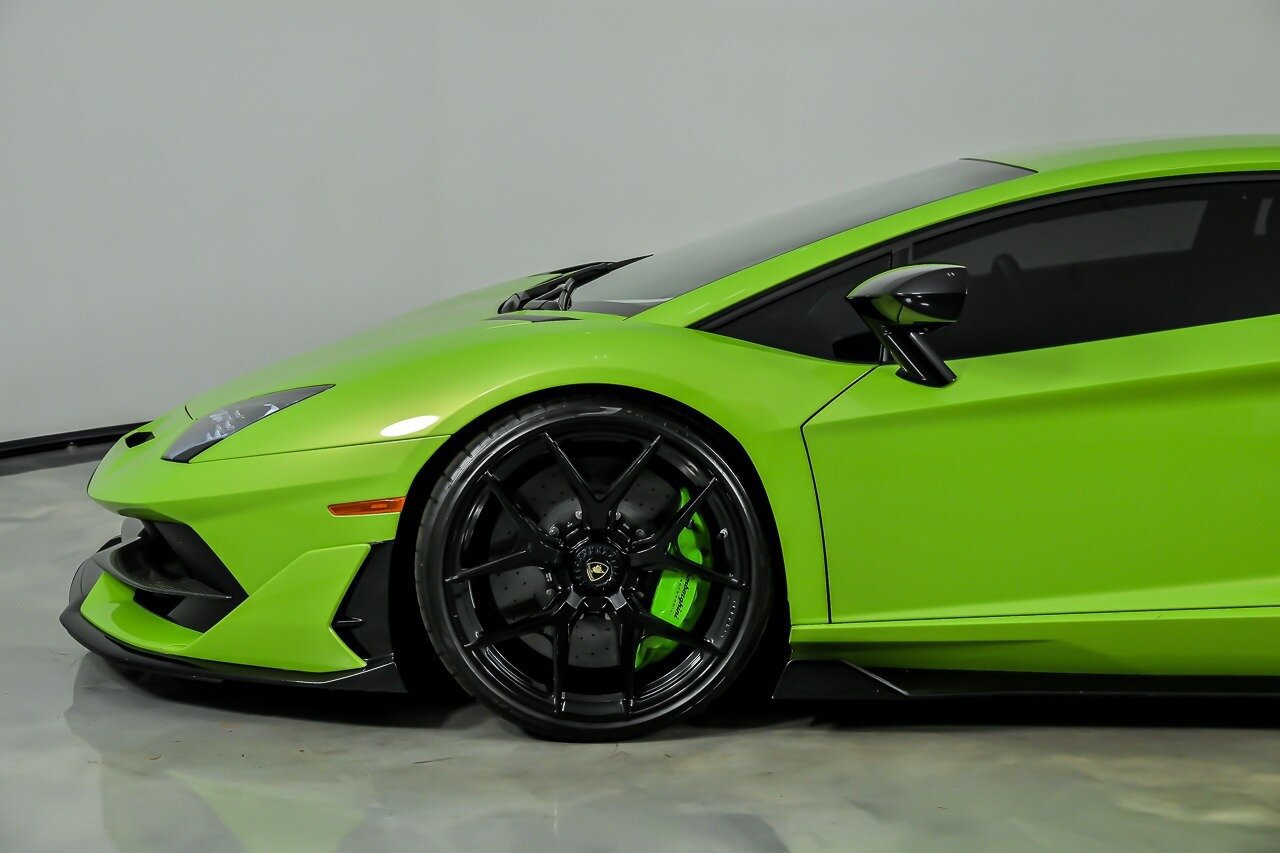 Used 2019 Lamborghini Aventador SVJ image 8