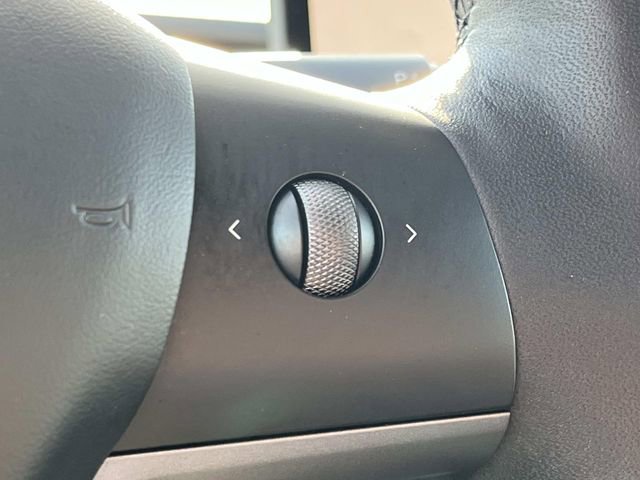 Used 2023 Tesla Model Y Performance AWD/4WD image 30