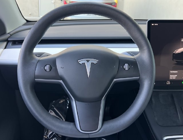 Used 2023 Tesla Model Y Long Range AWD/4WD image 32