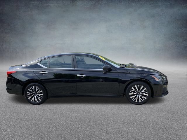 Used 2024 Nissan Altima 2.5 SV FWD image 5