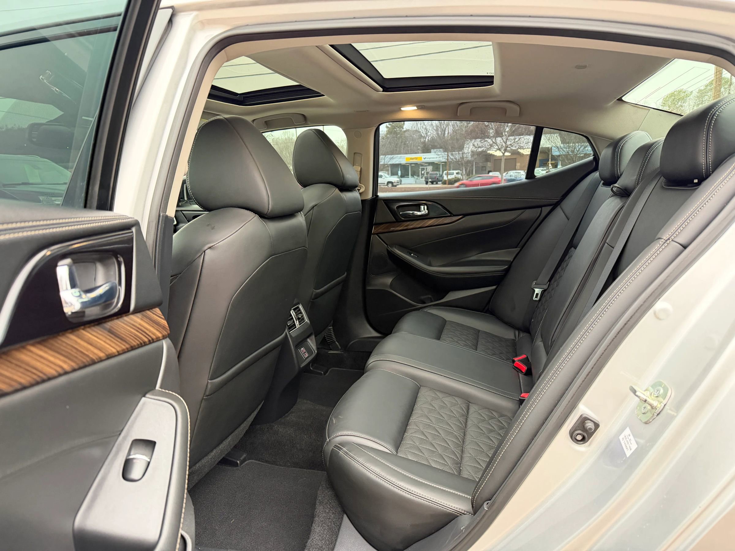 Used 2018 Nissan Maxima Platinum image 10