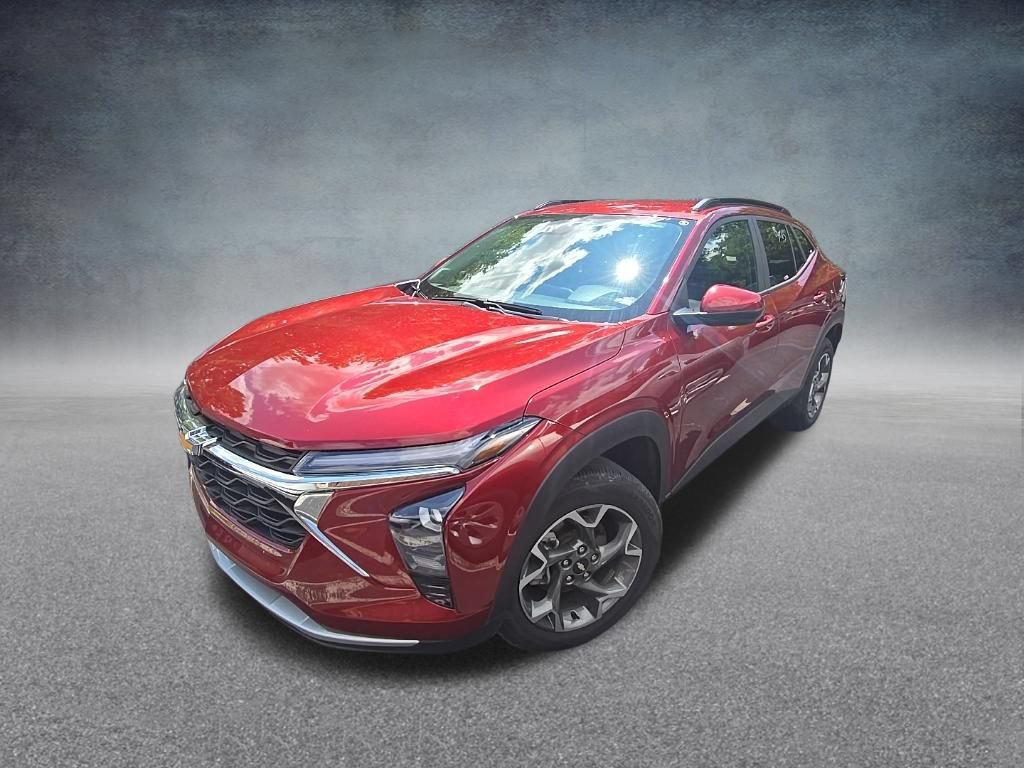 Used 2025 Chevrolet Trax LT FWD image 3