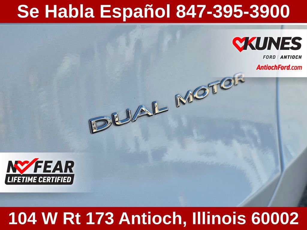 Used 2024 Tesla Model Y Long Range AWD/4WD image 16