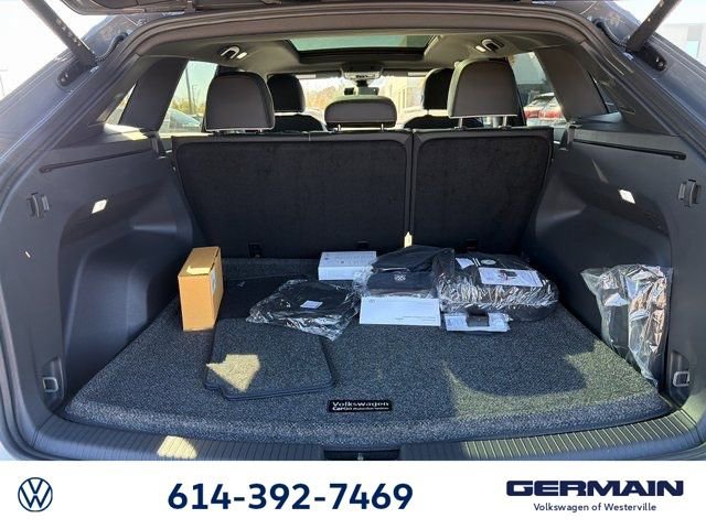 New 2026 Volkswagen Atlas Cross Sport SEL Premium R-Line image 15