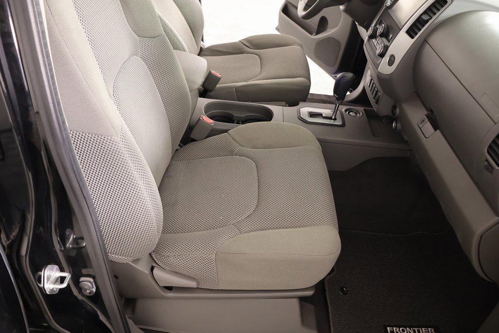 Used 2021 Nissan Frontier SV image 13