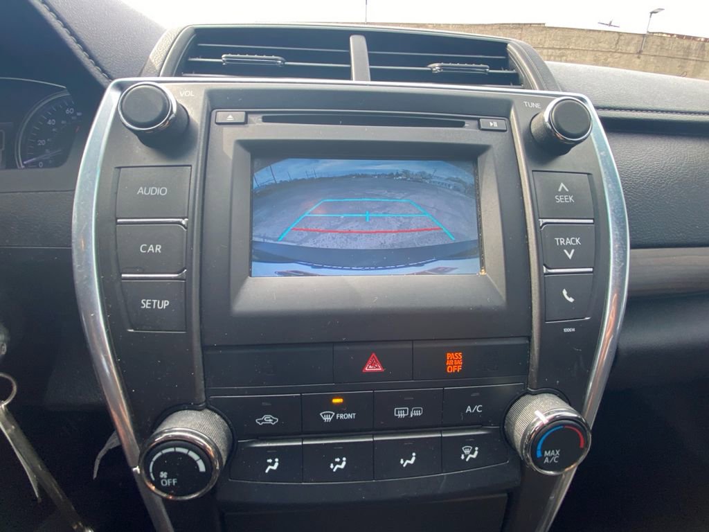 Used 2016 Toyota Camry LE image 21