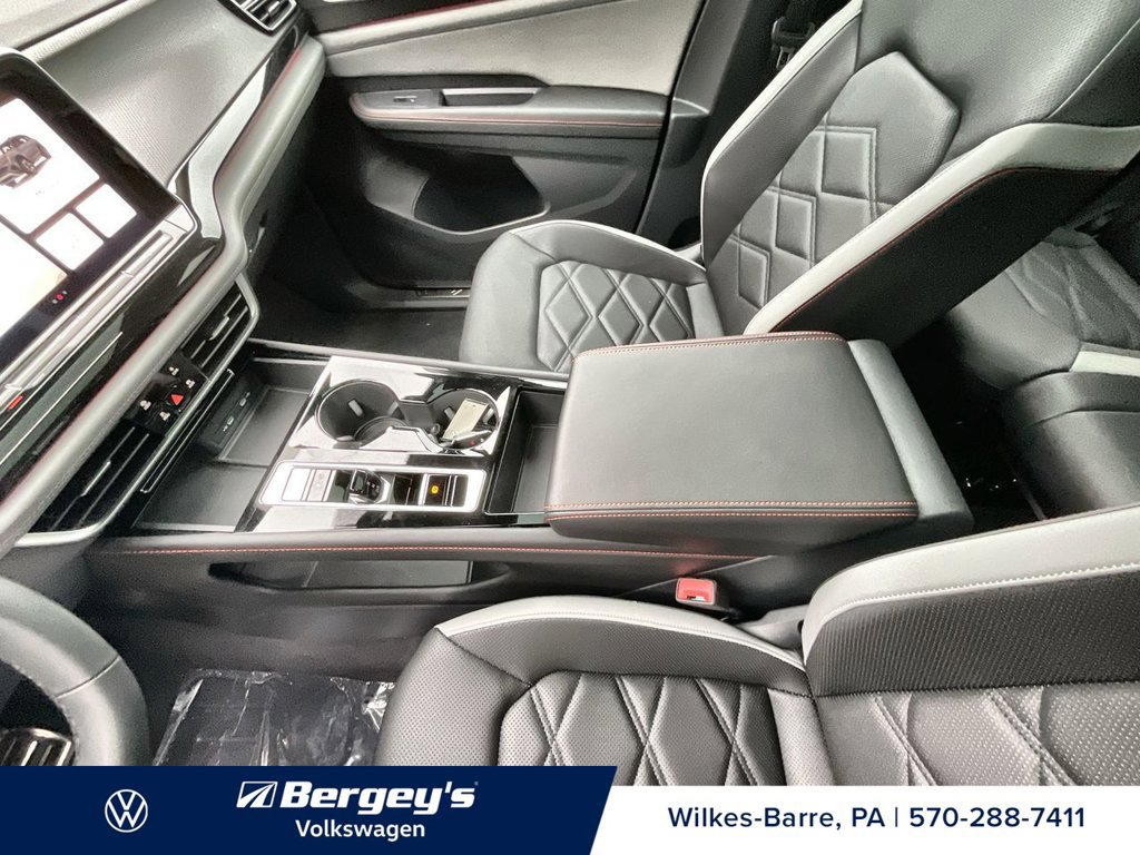 Used 2024 Volkswagen Atlas Peak Edition SEL AWD/4WD image 24