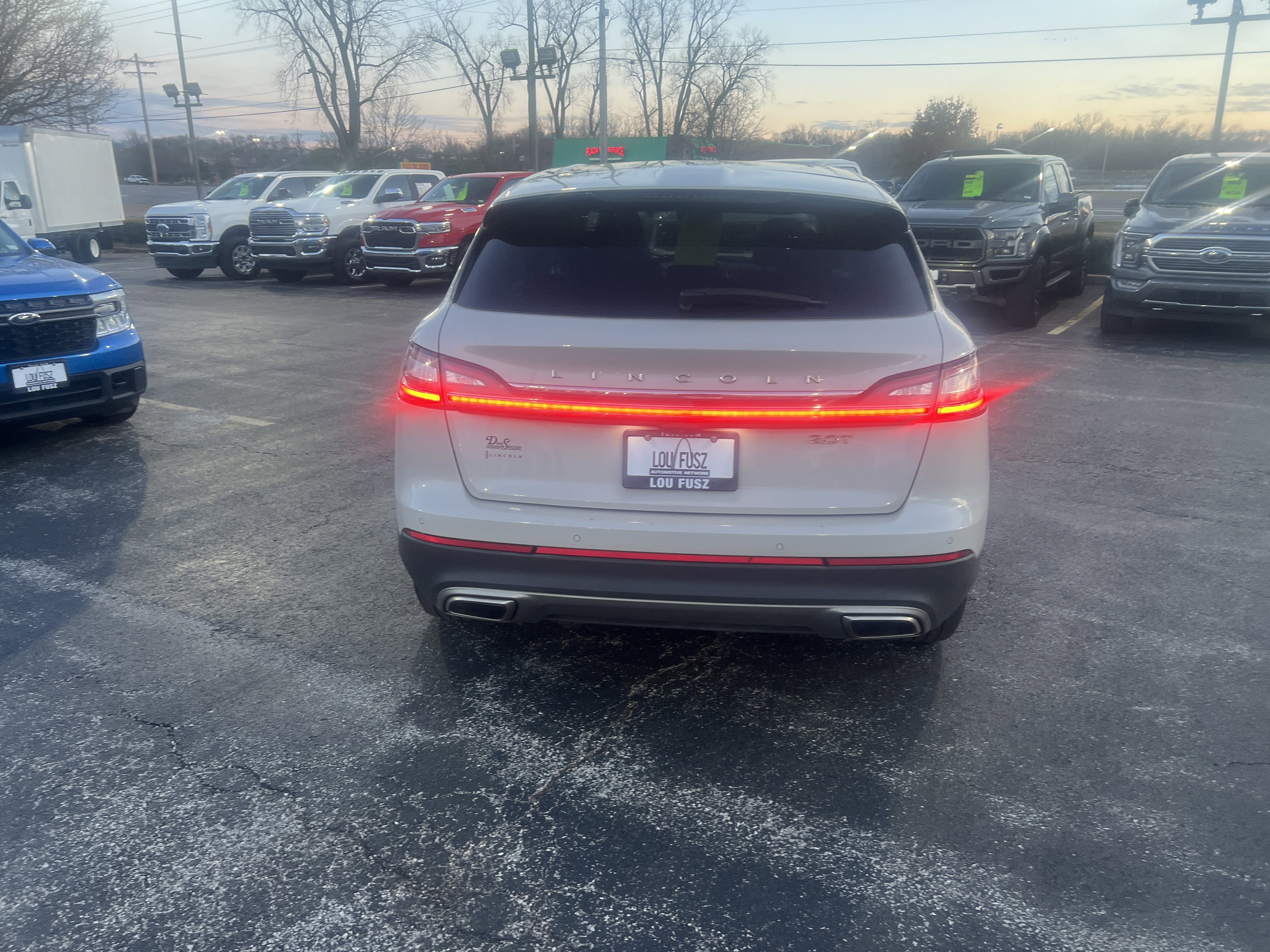 Used 2019 Lincoln Nautilus Select image 6