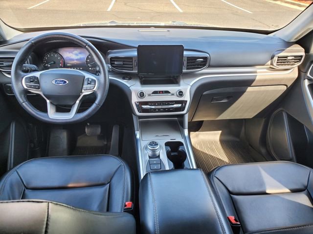 Used 2021 Ford Explorer XLT w/ Equipment Group 202A AWD/4WD image 14