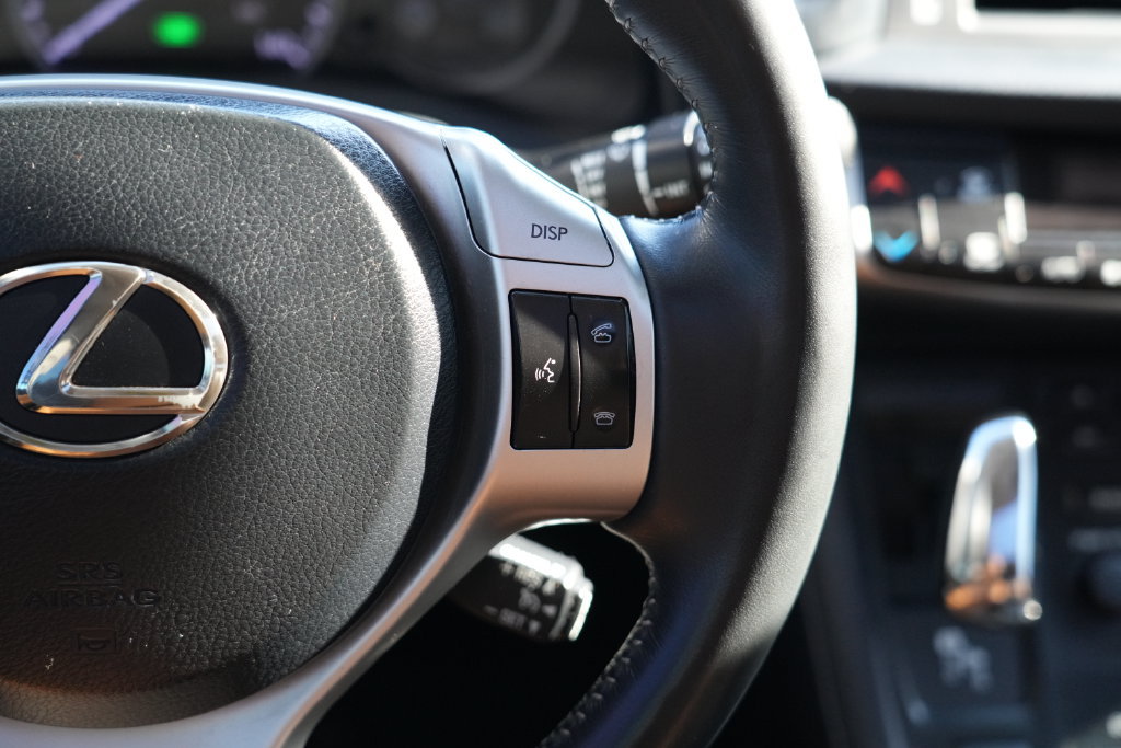 Used 2013 Lexus CT 200h w/ Premium Pkg w/Navigation FWD image 16