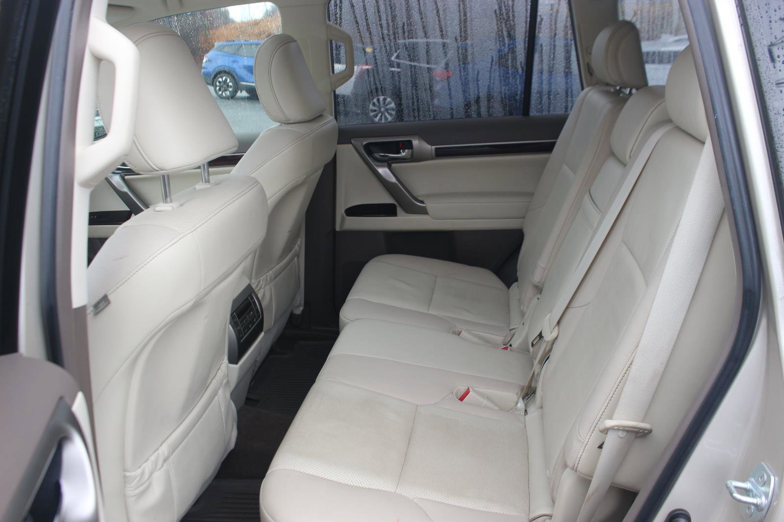 Used 2016 Lexus GX 460 image 39