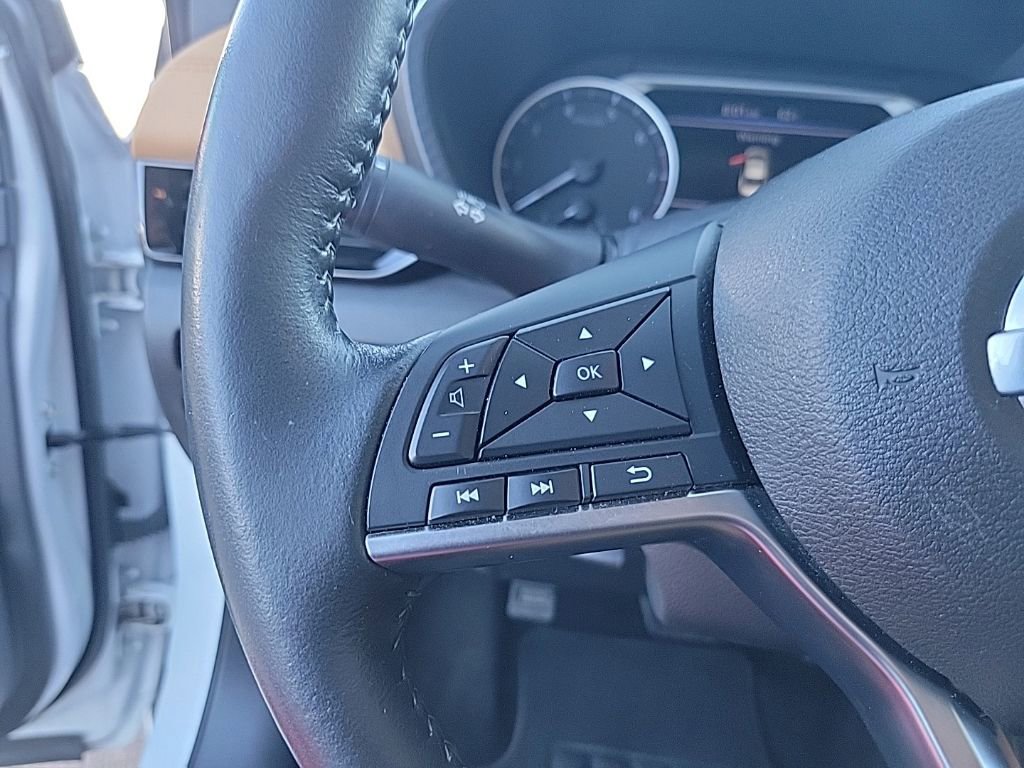 Used 2023 Nissan Sentra SV w/ SV Premium Package FWD image 23