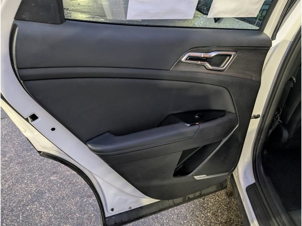 Used 2023 Kia Sportage X-Line image 11