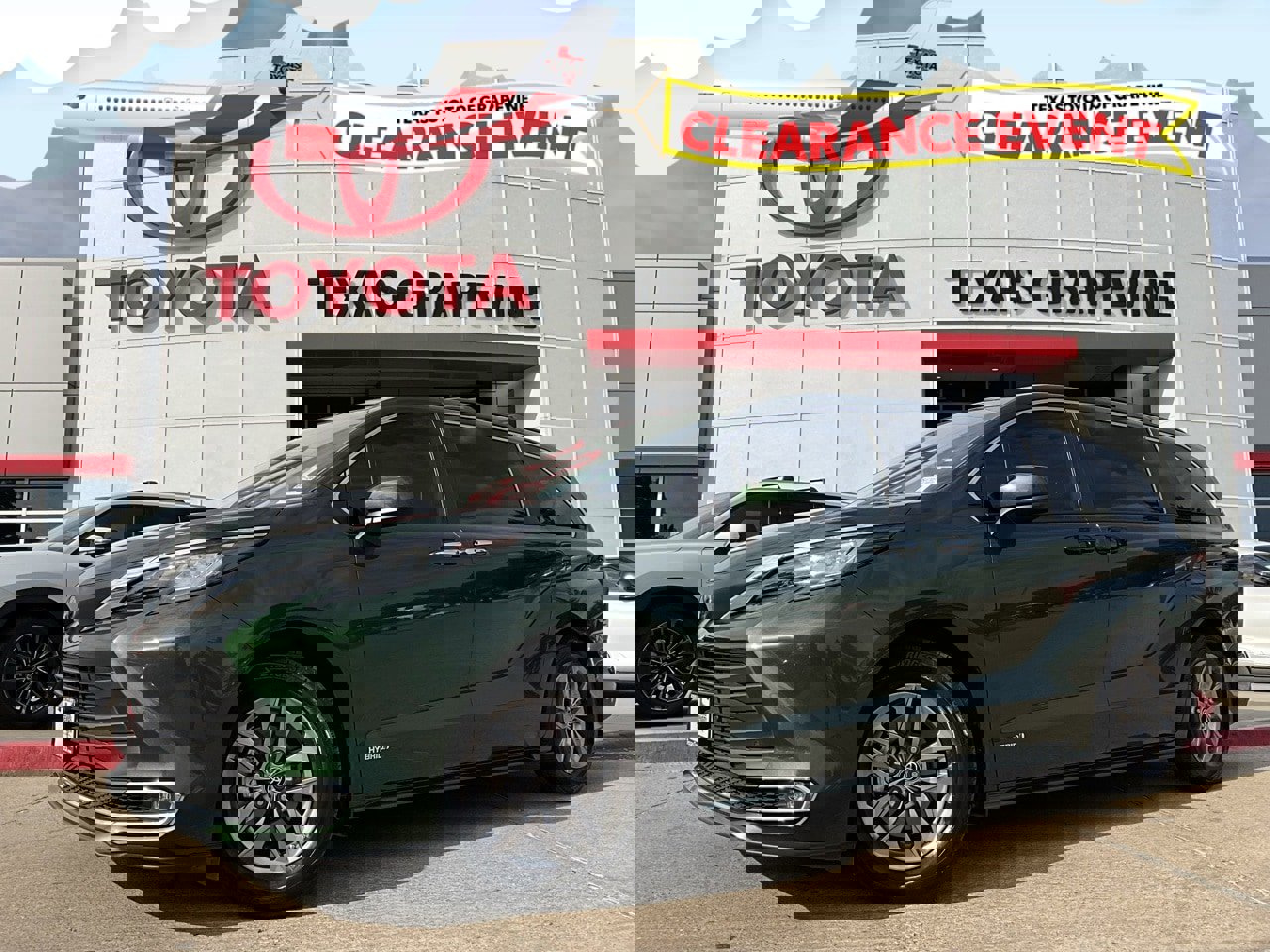 Used 2021 Toyota Sienna XLE