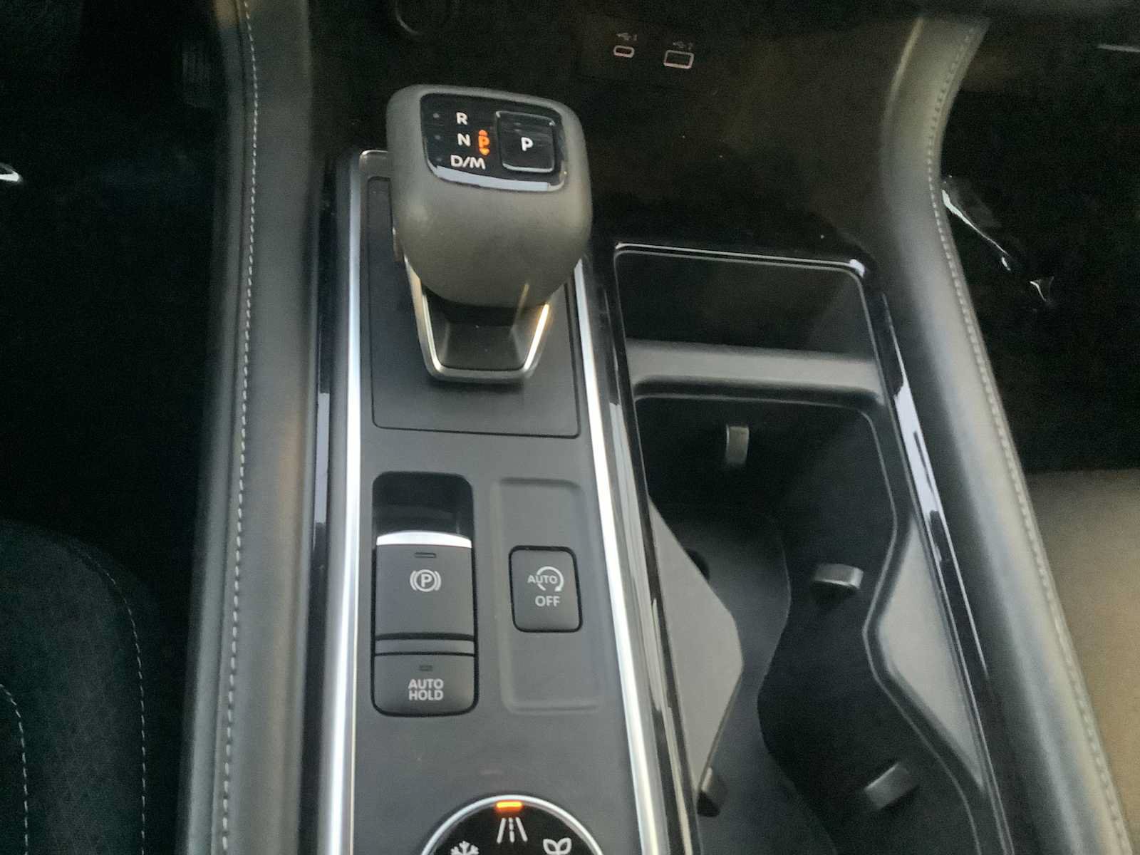 Used 2024 Nissan Pathfinder SV AWD/4WD image 18
