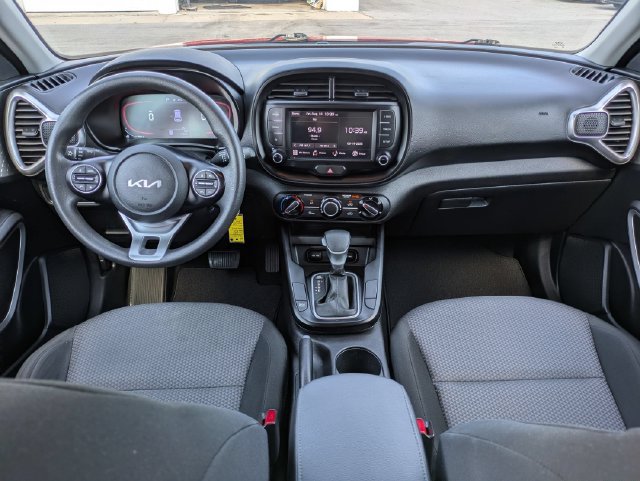 Used 2024 Kia Soul LX FWD image 17