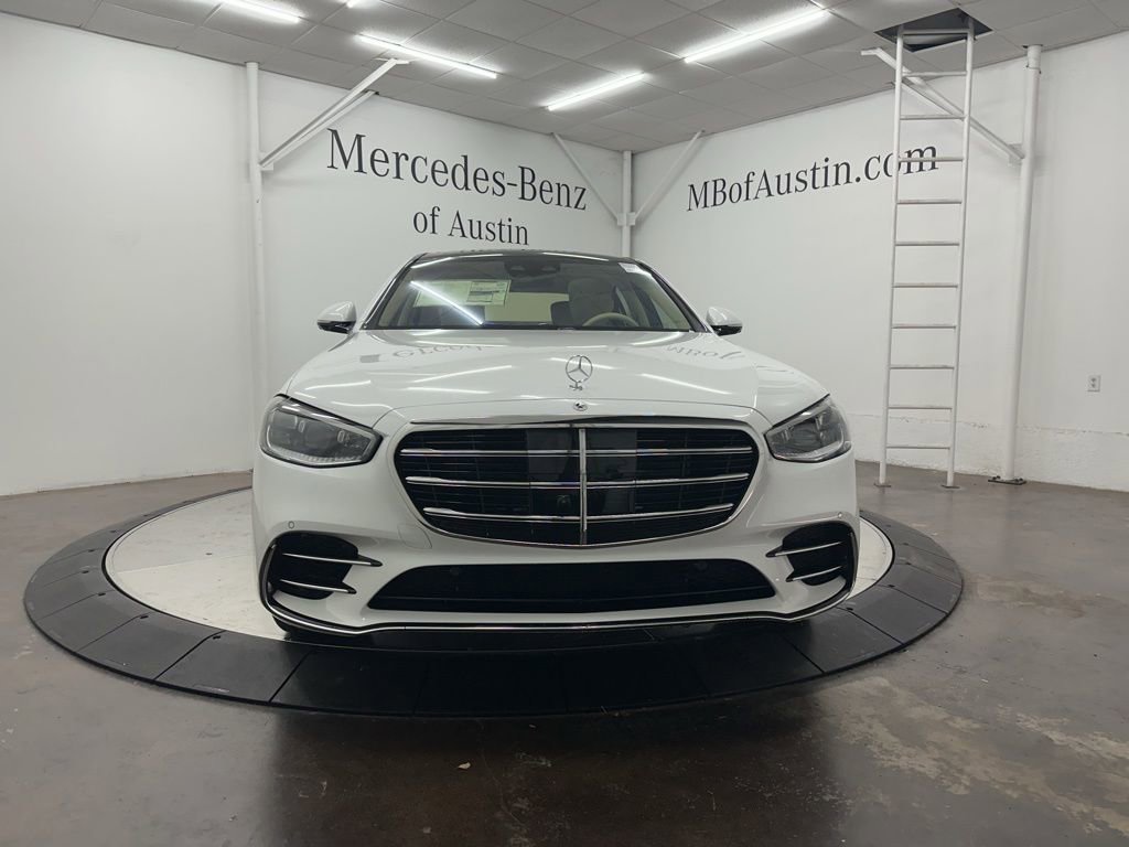 Used 2025 Mercedes-Benz S 580 4MATIC Sedan image 2
