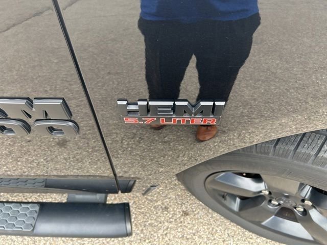Used 2017 RAM 1500 Express w/ Black Ram 1500 Express Group AWD/4WD image 5