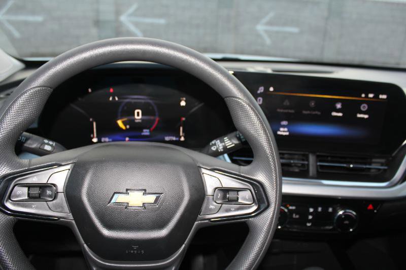 Used 2025 Chevrolet Trax LT image 23