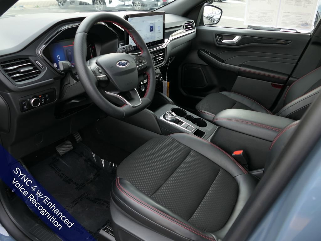 Used 2025 Ford Escape ST-Line w/ Equipment Group 301A image 8