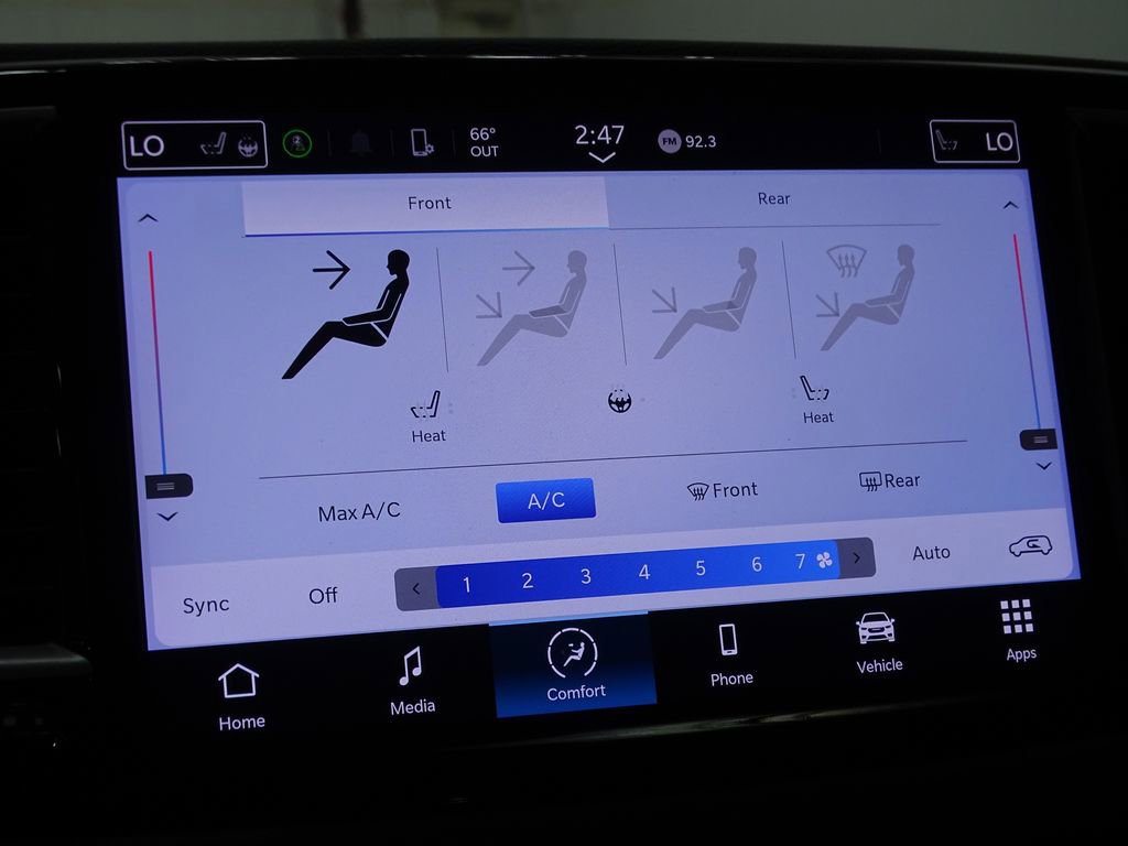 Used 2024 Chrysler Pacifica Touring-L image 36