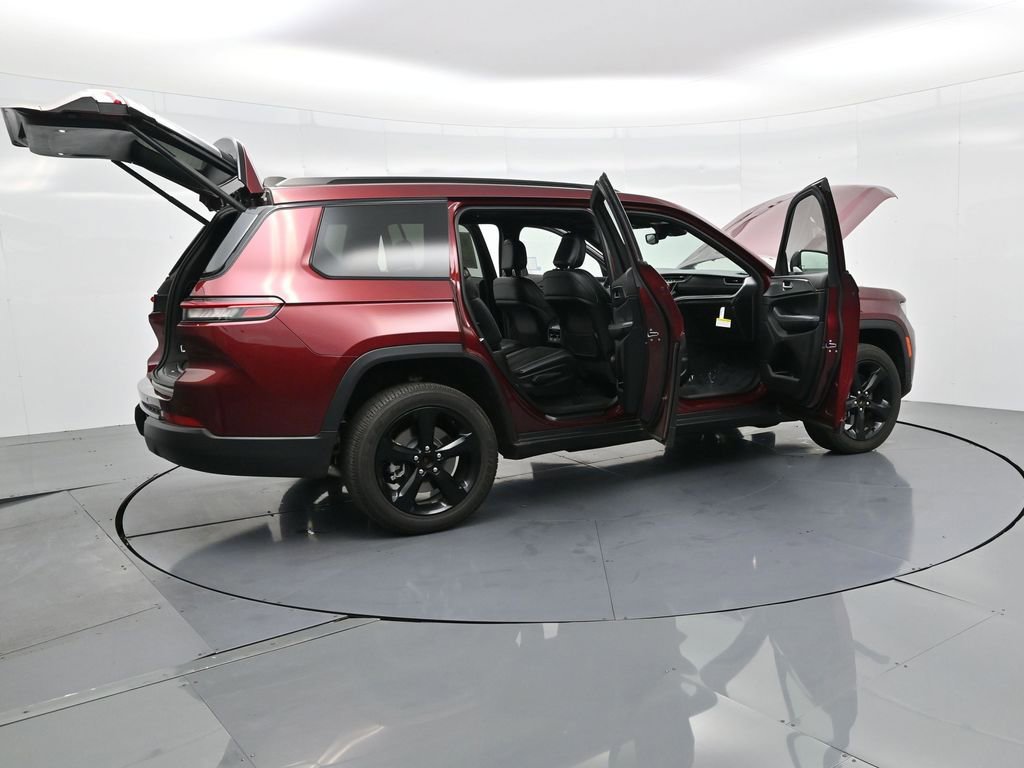 New 2023 Jeep Grand Cherokee L Laredo image 31