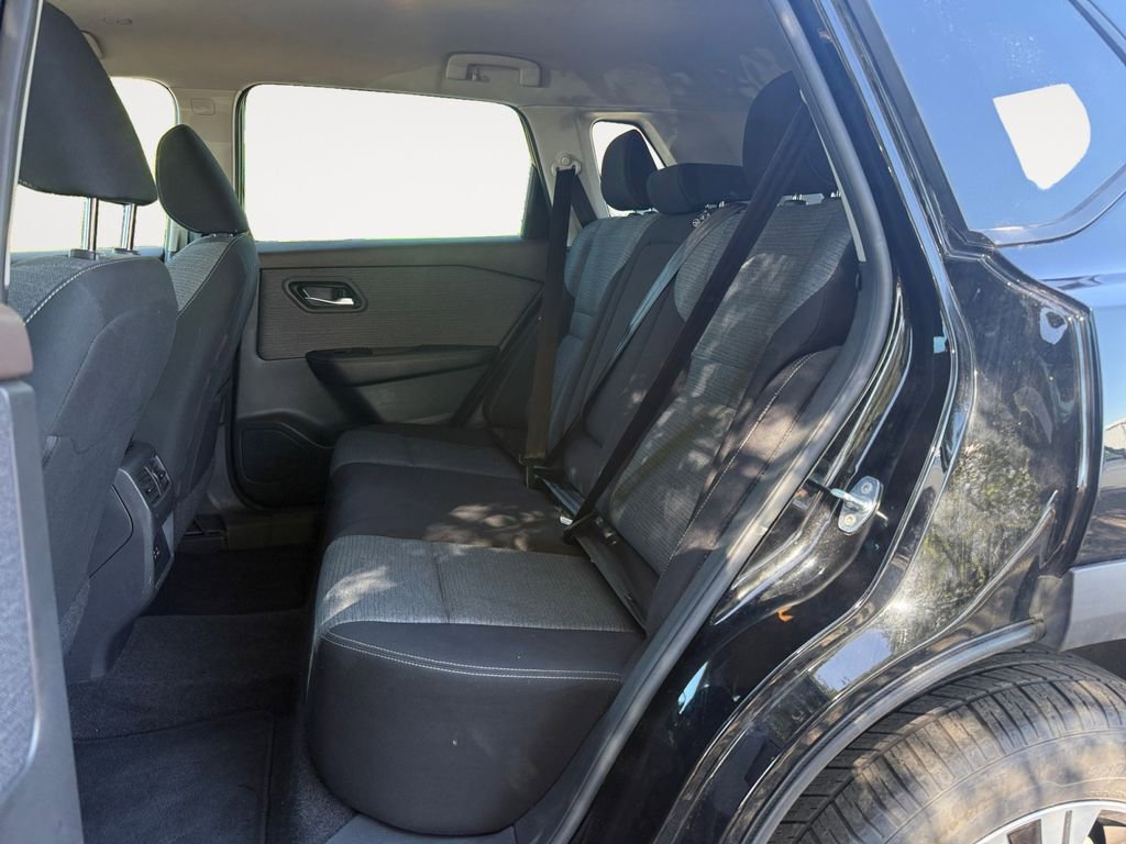Used 2023 Nissan Rogue SV FWD image 13