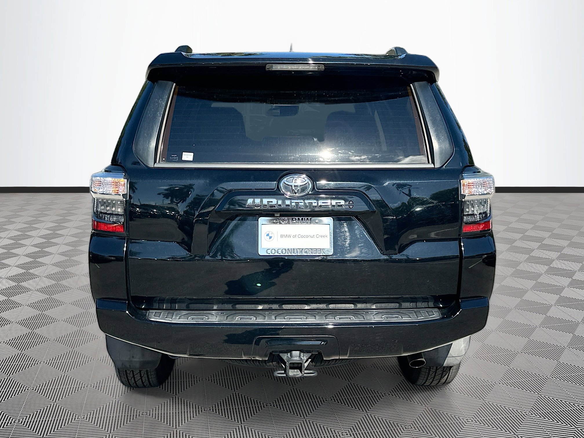 Used 2020 Toyota 4Runner SR5 image 6
