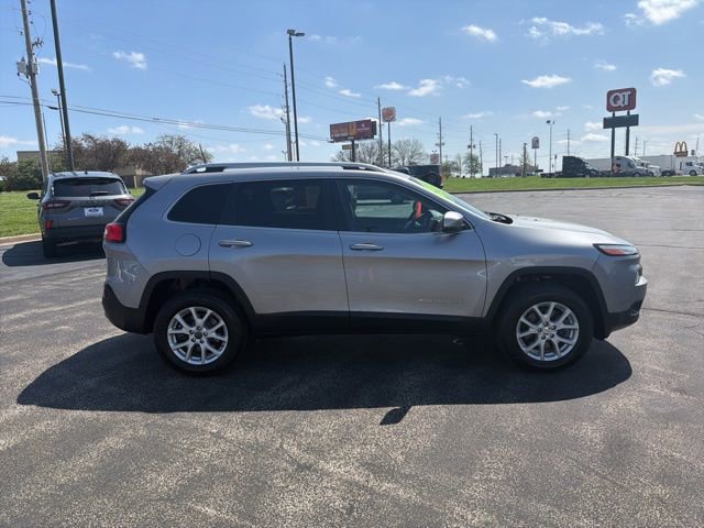 Used 2017 Jeep Cherokee Latitude w/ Safety/Convenience Group image 6