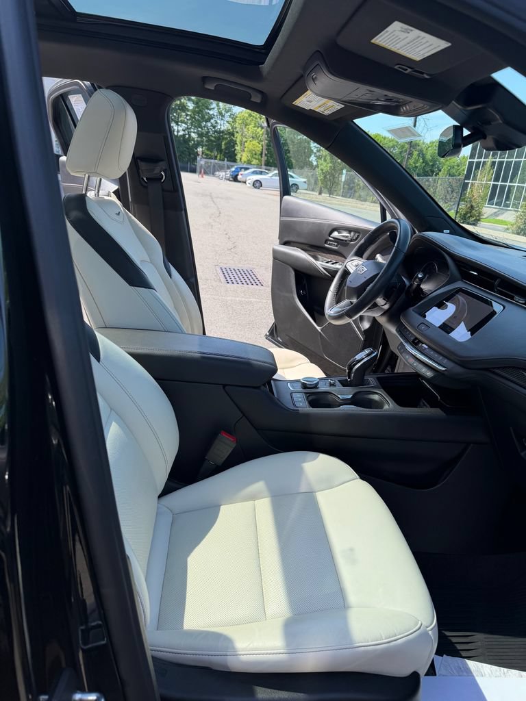 Used 2022 Cadillac XT4 Sport AWD/4WD image 8