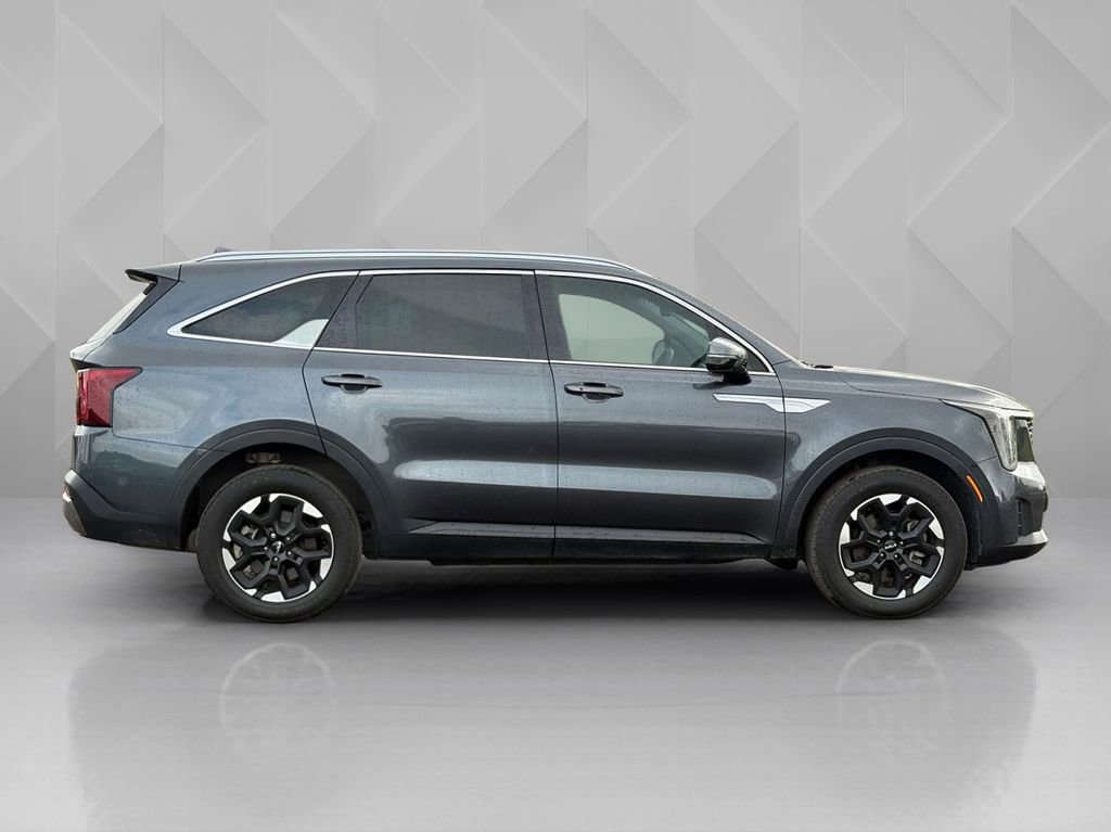 Certified 2024 Kia Sorento S image 4