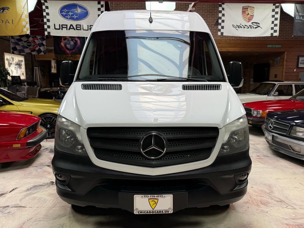 Used 2015 Freightliner Sprinter 2500 RWD image 2