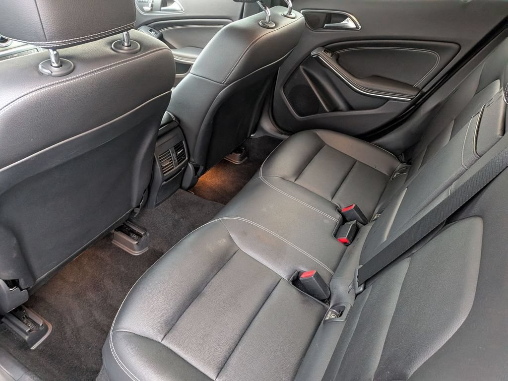 Used 2020 Mercedes-Benz GLA 250 4MATIC w/ Premium Package image 30