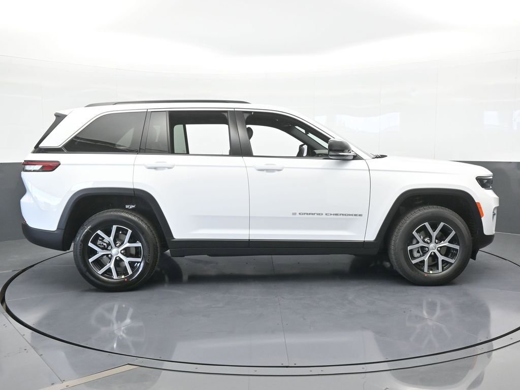Used 2025 Jeep Grand Cherokee Limited image 7