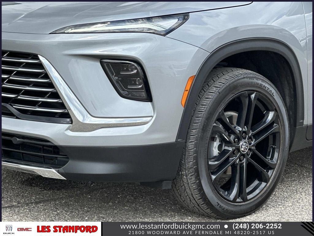 Used 2025 Buick Enclave Preferred w/ Power Package FWD image 9