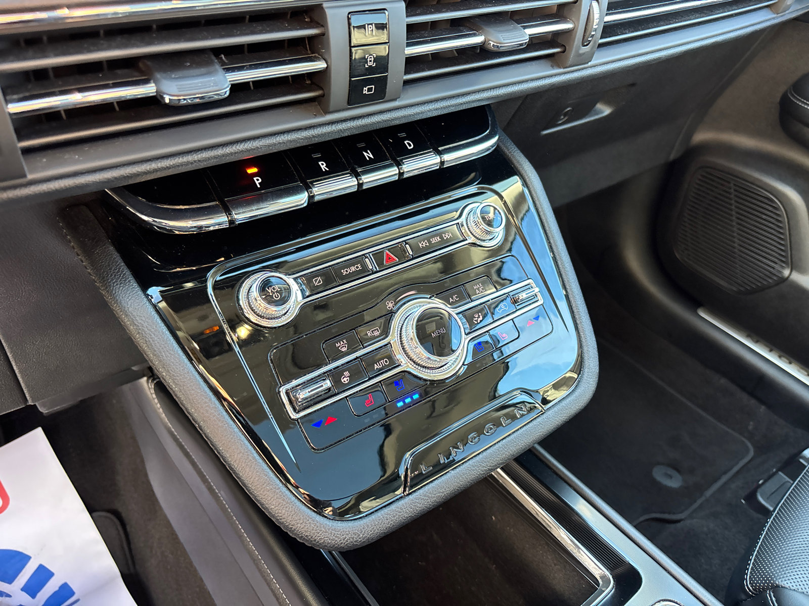 Certified 2022 Lincoln Corsair Reserve w/ Elements Package image 22