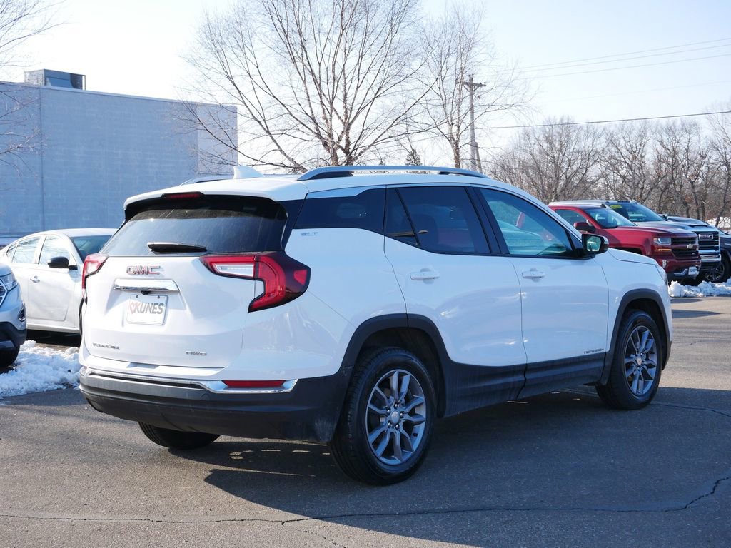 Used 2024 GMC Terrain SLT image 7