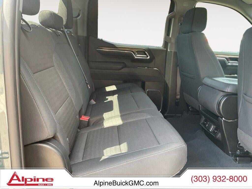 Used 2025 Chevrolet Silverado 1500 LT AWD/4WD image 13