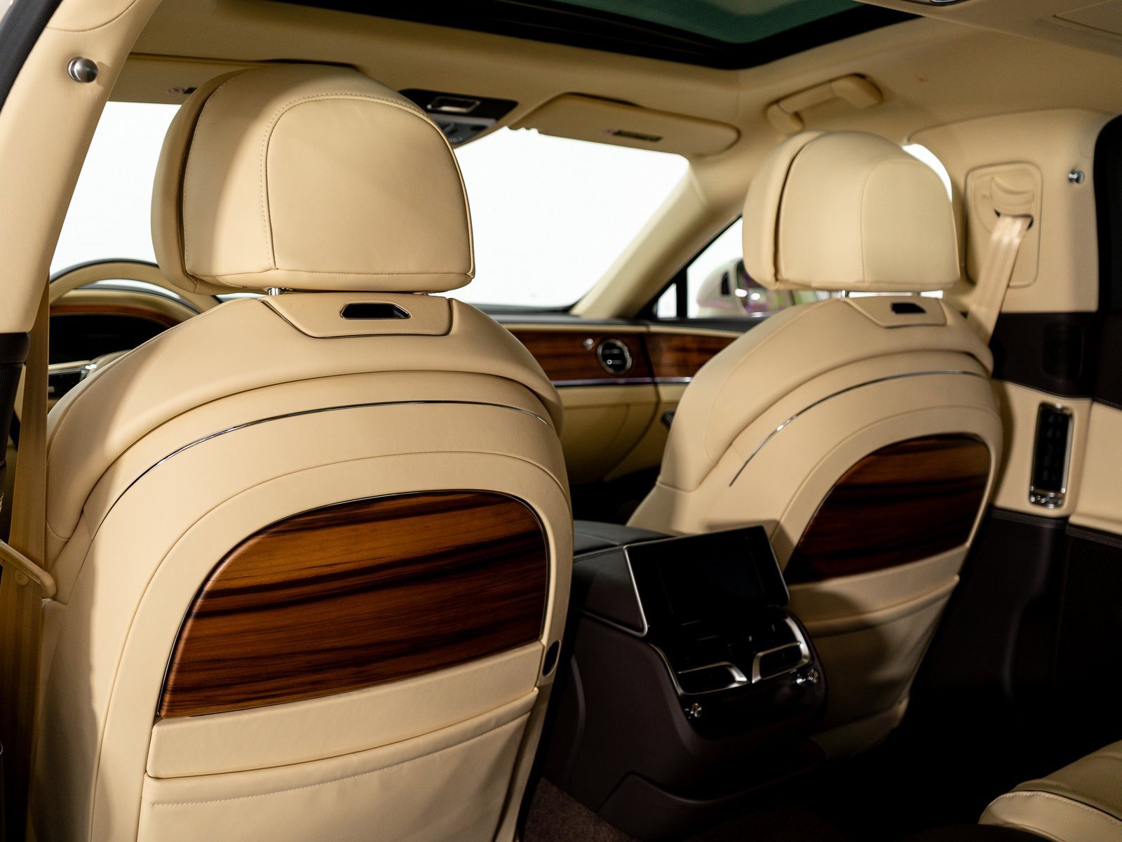 New 2025 Bentley Flying Spur Plug-In Hybrid image 44