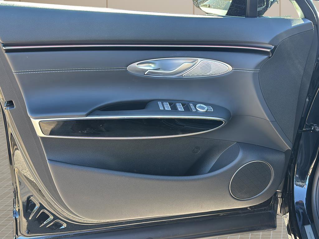 Certified 2026 Genesis GV70 2.5T AWD/4WD image 12