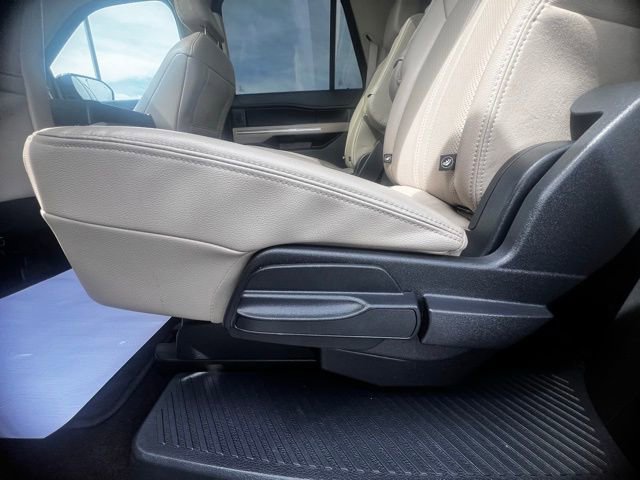 Used 2022 Ford Expedition Max Limited image 16