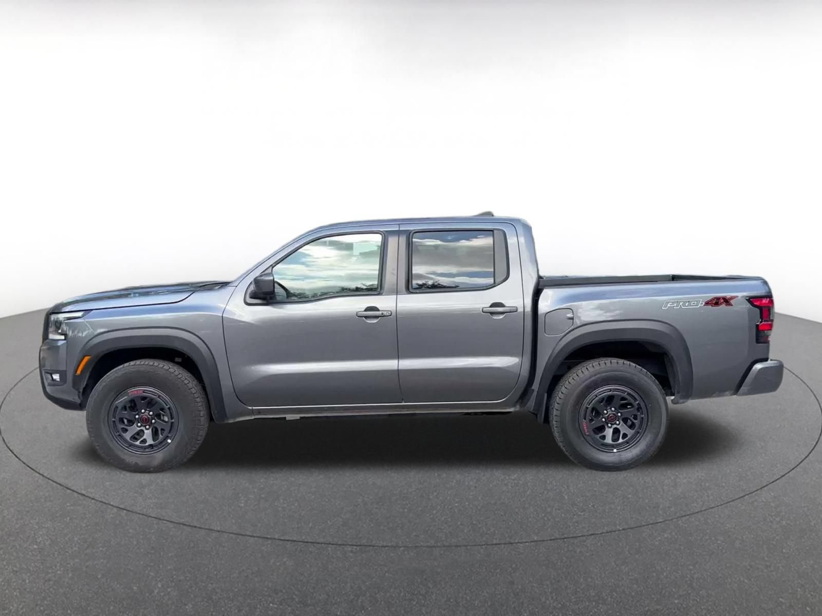 Used 2026 Nissan Frontier PRO-4X AWD/4WD image 9