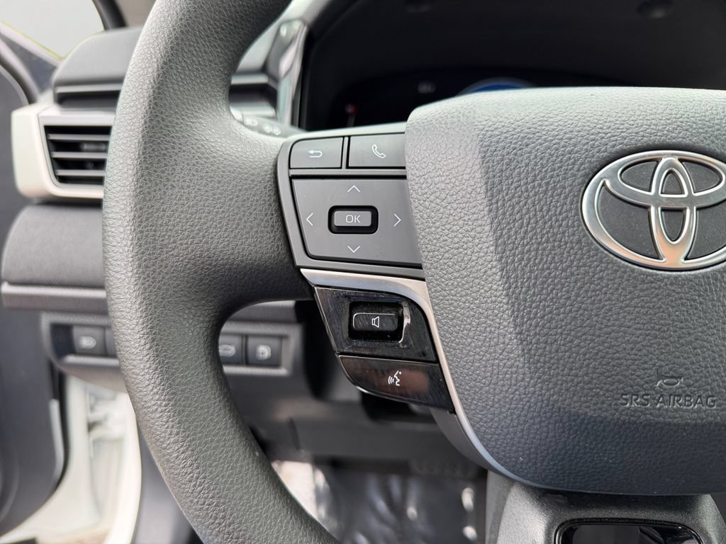 Used 2025 Toyota Camry LE FWD image 21