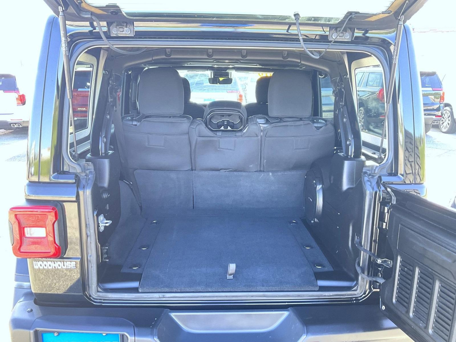 Used 2019 Jeep Wrangler Unlimited Rubicon w/ Dual Top Group AWD/4WD image 21