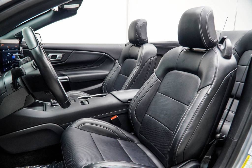 Used 2025 Ford Mustang Premium RWD image 37