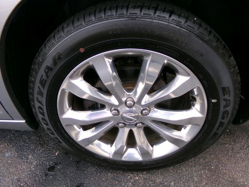 Used 2018 Chrysler 300 Limited image 9