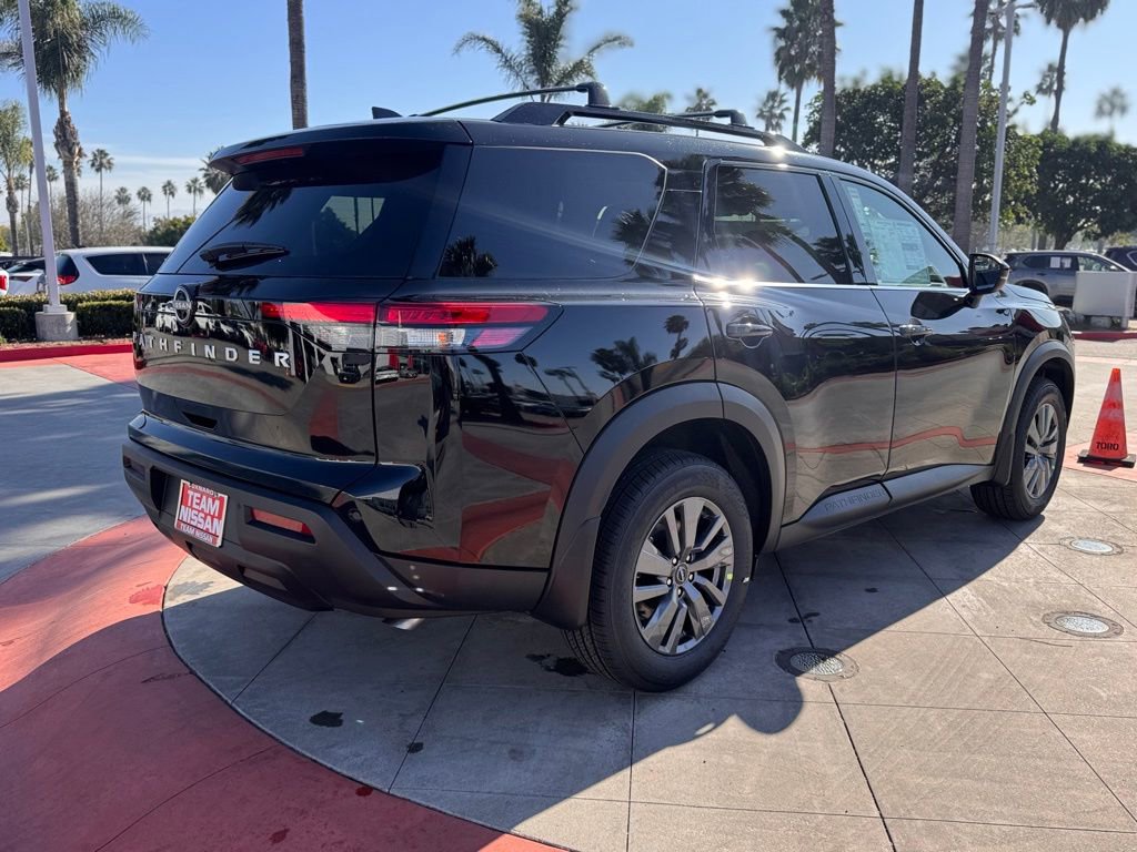 New 2025 Nissan Pathfinder SV image 7