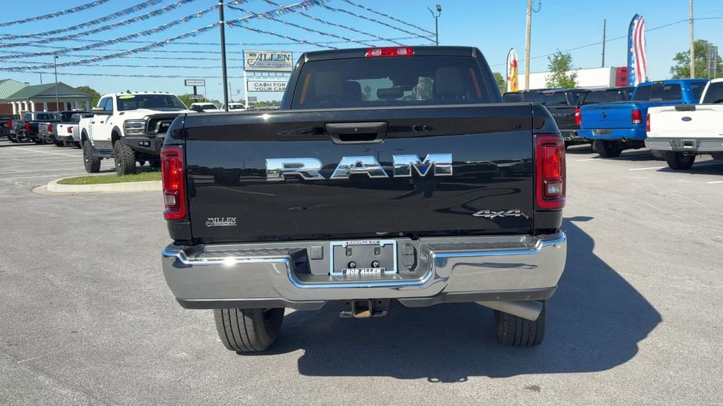 Used 2025 RAM 2500 Tradesman w/ Chrome Appearance Group AWD/4WD image 6