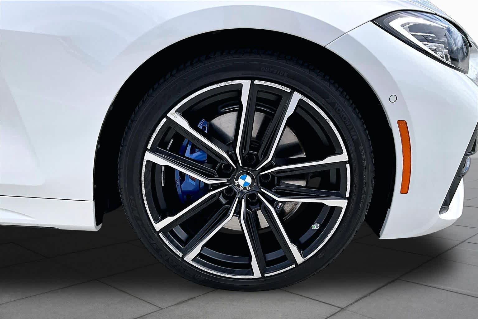 Used 2024 BMW 430i xDrive Convertible w/ M Sport Package AWD/4WD image 9