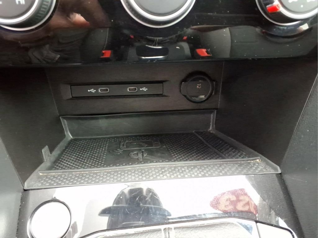 Used 2023 Volkswagen Taos SE AWD/4WD image 12